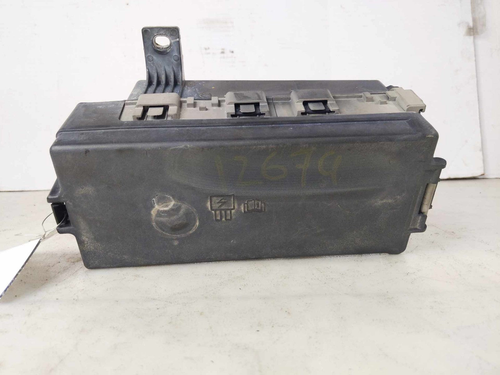 Engine Fuse Box FORD MUSTANG 12 13 140